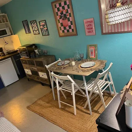 アパート Quiet, Cozy And With Pool &terrasse