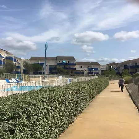 Quiet, Cozy And With Pool &terrasse * ラカノー