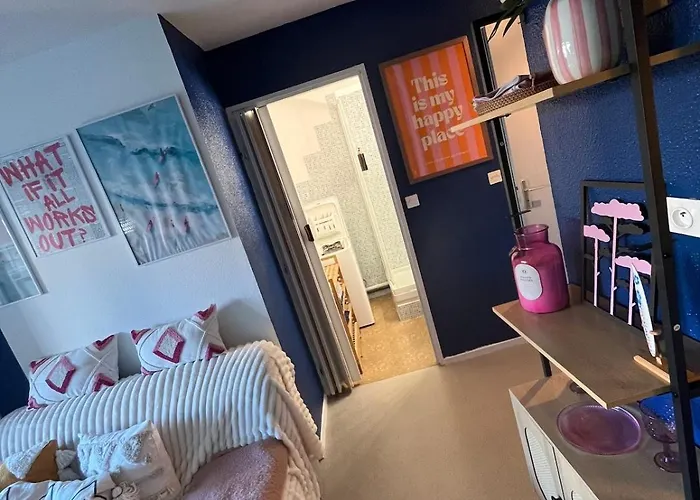 Quiet, Cozy And With Pool &terrasse ラカノー